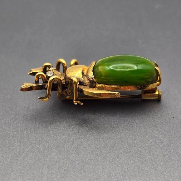 Art Deco Gold-Tone Beetle Brooch Green Bakelite Body Crystal Eyes Trombone Clasp - Picture 3 of 10